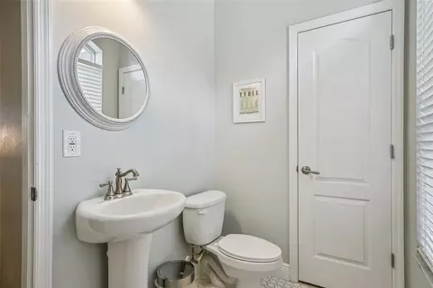 Bath - 11325 Hidden Valley Ln, Riverview, FL 33569 photo 6 of 11