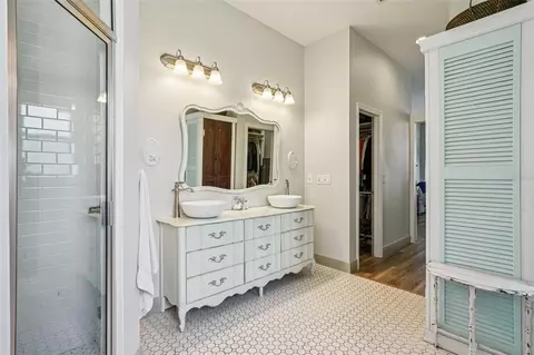 Bath - 11325 Hidden Valley Ln, Riverview, FL 33569 photo 10 of 11