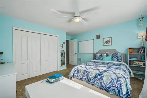 Bedroom - 11325 Hidden Valley Ln, Riverview, FL 33569 photo 7 of 11