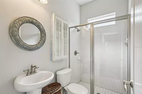 Bath - 11325 Hidden Valley Ln, Riverview, FL 33569 photo 5 of 11