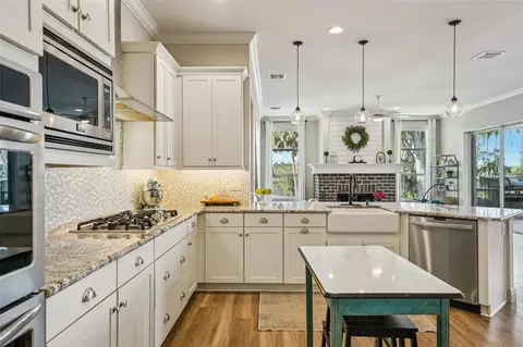 Kitchen - 11325 Hidden Valley Ln, Riverview, FL 33569 photo 12 of 12
