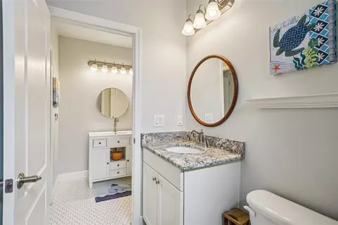 Bath - 11325 Hidden Valley Ln, Riverview, FL 33569 photo 4 of 11