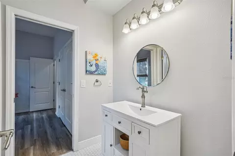 Bath - 11325 Hidden Valley Ln, Riverview, FL 33569 photo 1 of 11