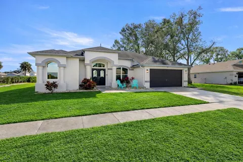 6140 Silver Oaks Dr, Zephyrhills, FL 33542