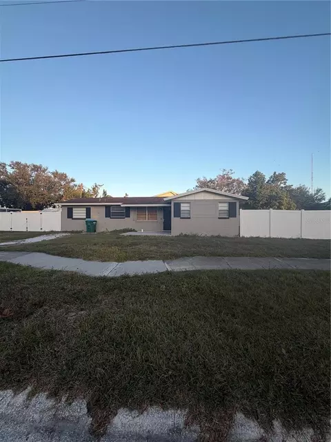 8701 94th St, Seminole, FL 33777