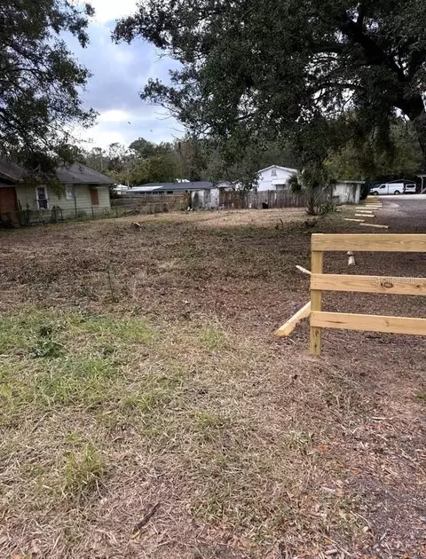 96 Mulberry St, Lake Wales, FL 33853