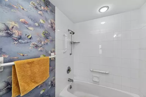 Bath - 131 Bluff View Dr #403, Belleair Bluffs, FL 33770 photo 7 of 7