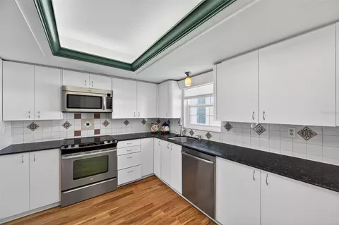 Kitchen - 131 Bluff View Dr #403, Belleair Bluffs, FL 33770 photo 3 of 3