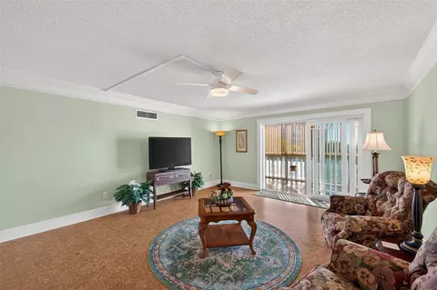 Living - 131 Bluff View Dr #403, Belleair Bluffs, FL 33770 photo 2 of 5