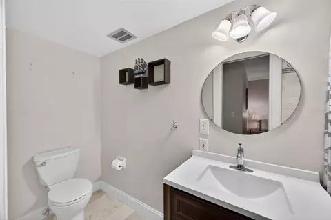 Bath - 131 Bluff View Dr #403, Belleair Bluffs, FL 33770 photo 4 of 7