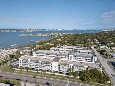 131 Bluff View Dr #403, Belleair Bluffs, FL 33770