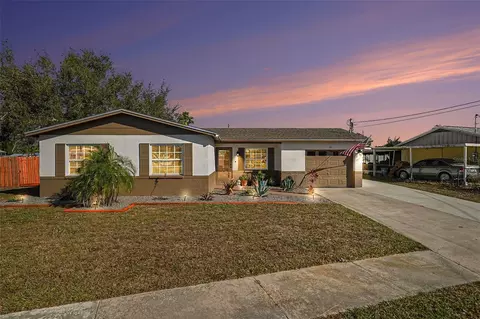 557 Flame Tree Dr, Apollo Beach, FL 33572