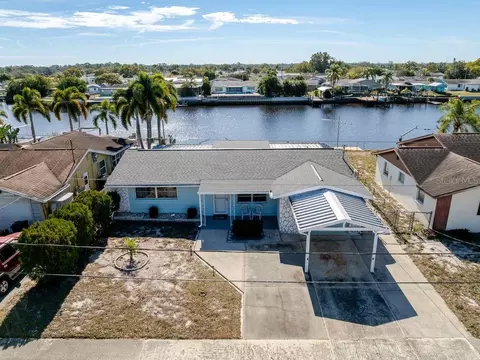 5644 Riddle Rd, Holiday, FL 34690