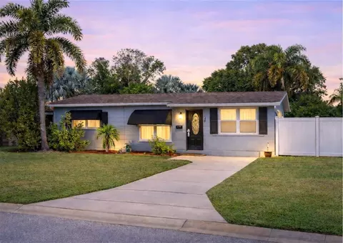 1541 68th Ave N, Saint Petersburg, FL 33702