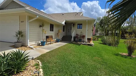 1007 Lake Avoca Dr, Tarpon Springs, FL 34689