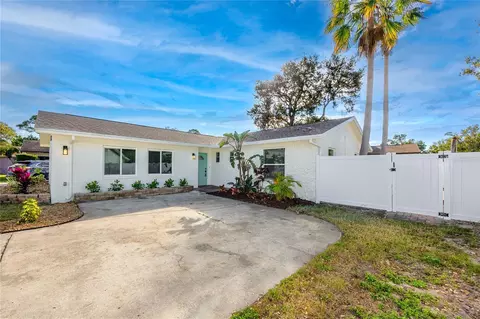 8808 90th Way N, Seminole, FL 33777