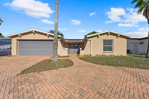 8615 Newton Dr, Port Richey, FL 34668