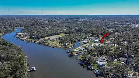8615 Parkway Cir, Riverview, FL 33569