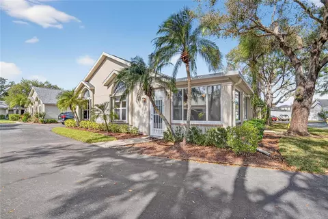 1111 Golfview Woods Dr #1111, Sun City Center, FL 33573