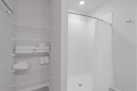Bath - 7041 Feather River Pl, Parrish, FL 34219 photo 2 of 4