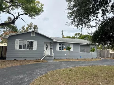 2918 49th St N, Saint Petersburg, FL 33710