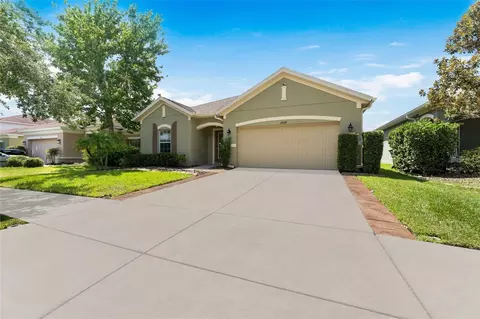 Exterior - 2849 Maple Brook Loop, Lutz, FL 33558 photo 2 of 13
