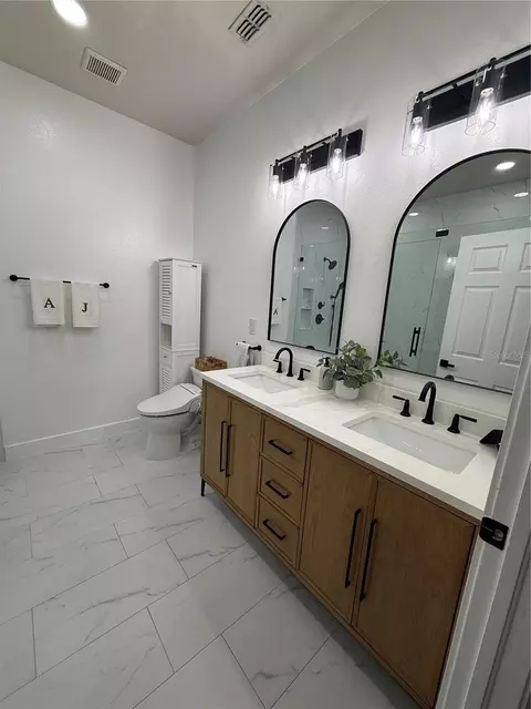 Bath - 2849 Maple Brook Loop, Lutz, FL 33558 photo 2 of 4