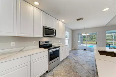Kitchen - 11611 Summit Rock Ct, Parrish, FL 34219 photo 4 of 4
