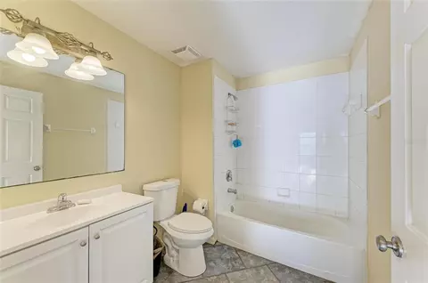 Bath - 11611 Summit Rock Ct, Parrish, FL 34219 photo 3 of 3