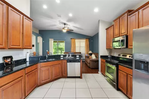 Kitchen - 10925 Rockledge View Dr, Riverview, FL 33579 photo 2 of 5