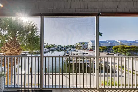 6115 Anchorage Way S, Saint Petersburg, FL 33712