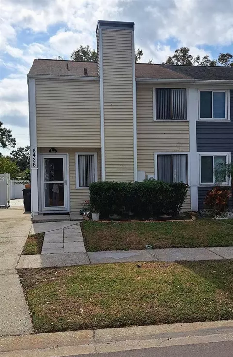 6426 Rockpointe Dr, Tampa, FL 33634