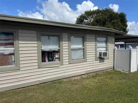 39047 Heath Dr, Zephyrhills, FL 33542