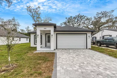 808 W Lowry Ln, Tampa, FL 33604