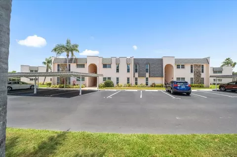 213 Fernwood Cir #213, Seminole, FL 33777