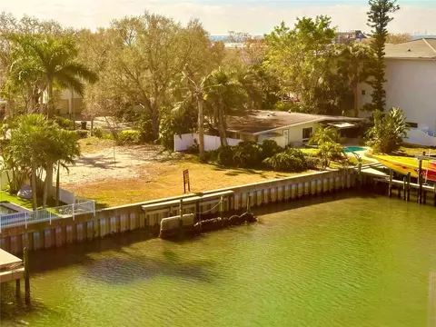 52 Sandpiper Rd, Tampa, FL 33609