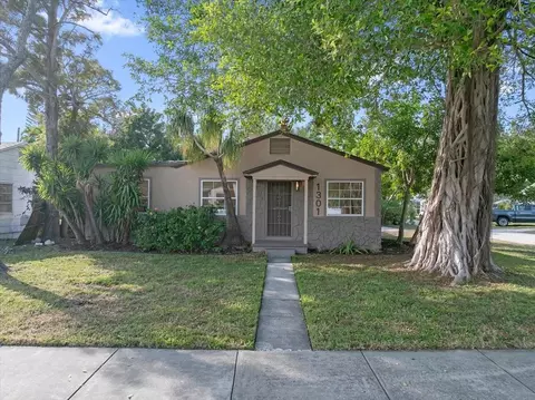 1301 56th St S, Gulfport, FL 33707