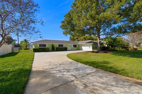8678 10th St N, Saint Petersburg, FL 33701