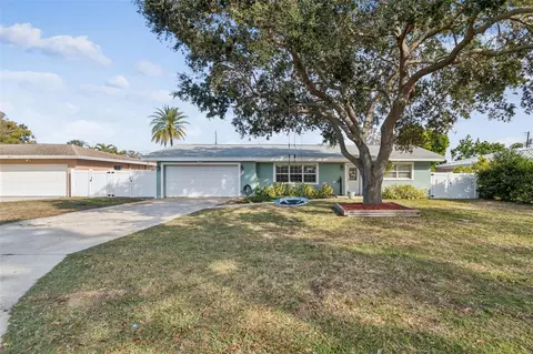 461 Deville Dr E, Largo, FL 33771