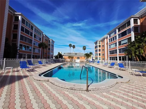6960 20th Ave N #302, Saint Petersburg, FL 33710