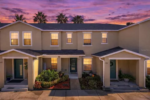 1951 Searay Shore Dr, Clearwater, FL 33763