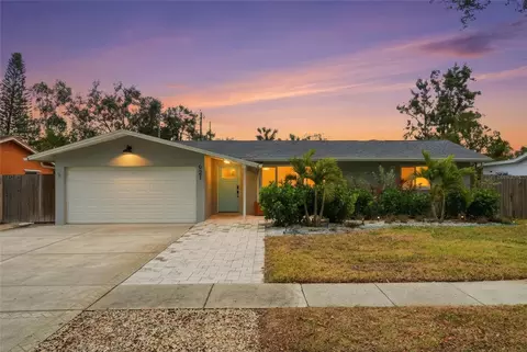 921 Deville Dr E, Largo, FL 33771