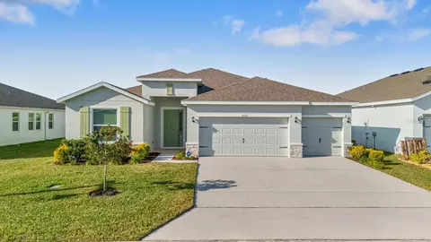 3507 Golden Wheat Ln, Plant City, FL 33565