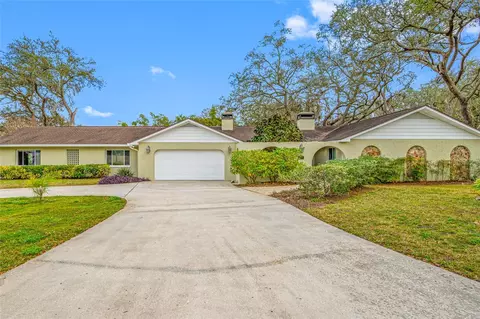 1813 N Riverhills Dr, Temple Terrace, FL 33617