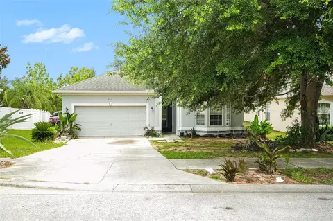 37110 Highland Bluff Cir, Dade City, FL 33523