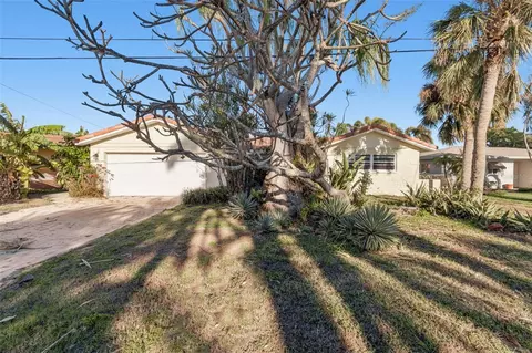 11975 4th St E, Treasure Island, FL 33706