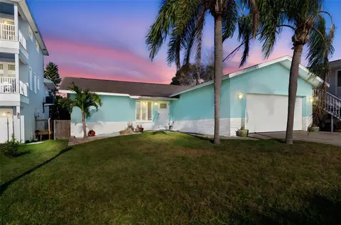 216 176th Ave E, Redington Shores, FL 33708