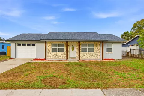 915 Maydell Dr, Tampa, FL 33619