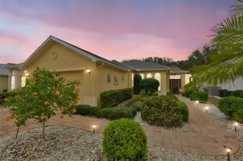 1118 Emerald Dunes Dr, Sun City Center, FL 33573