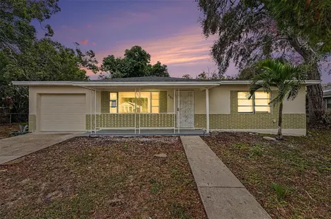 2560 Queensboro Ave S, Saint Petersburg, FL 33712